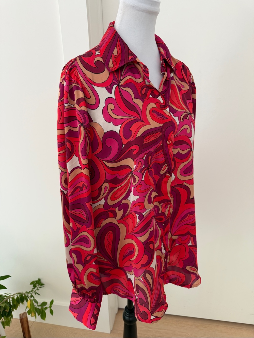 HAVER & BLAIR London Blouse Satin Colourful Swirl Long Sleeve Button Front Chic - Picture 6 of 15